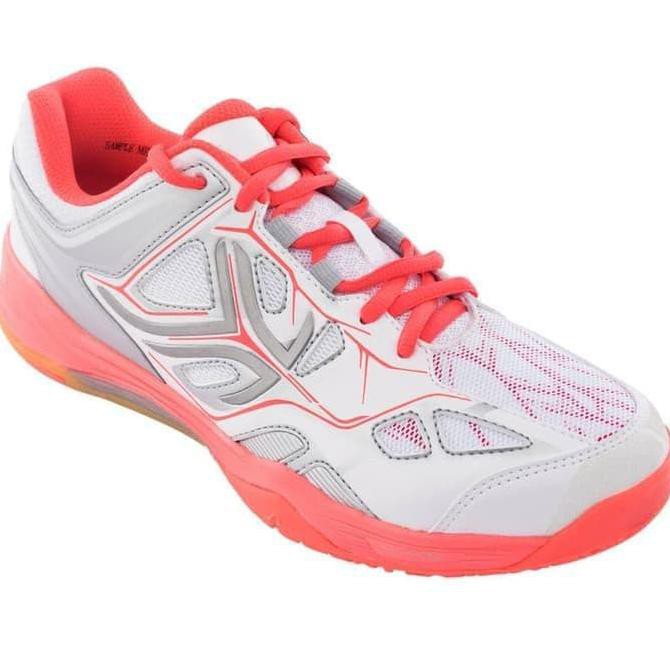 artengo badminton shoes