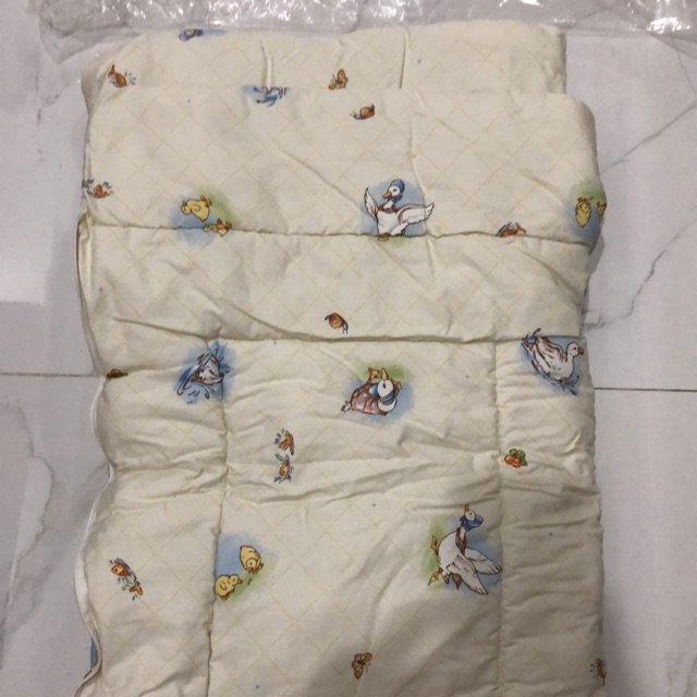 Preloved gendongan selimut baby Peter Rabbit