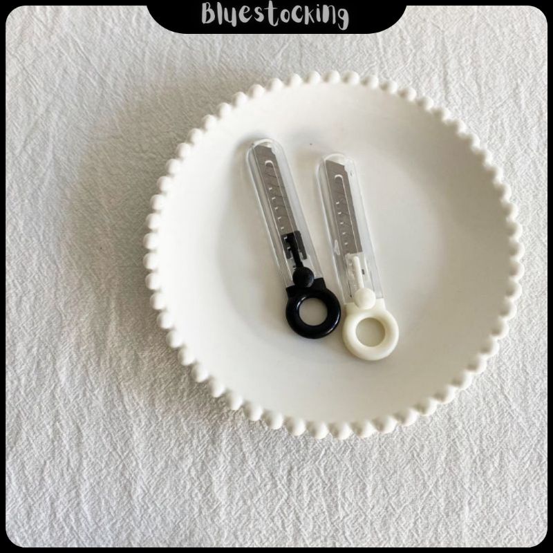 

Mini Cutter Black White Cute Cutter Kecil Unik
