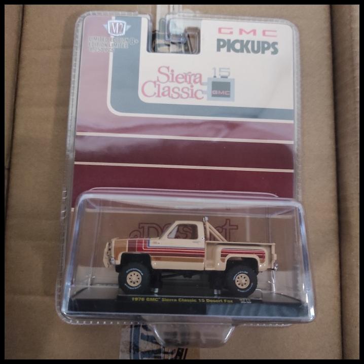 M2 Machines 1976 Gmc Sierra Classic 15 Dessert Fox