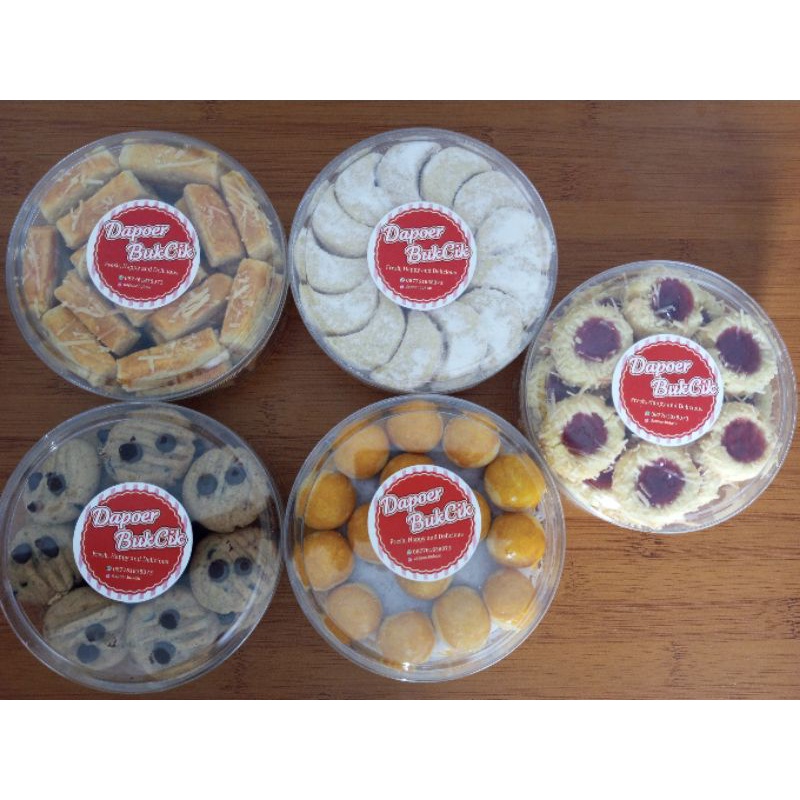 

aneka kue kering / hampers / kastengel / putri salju nastar