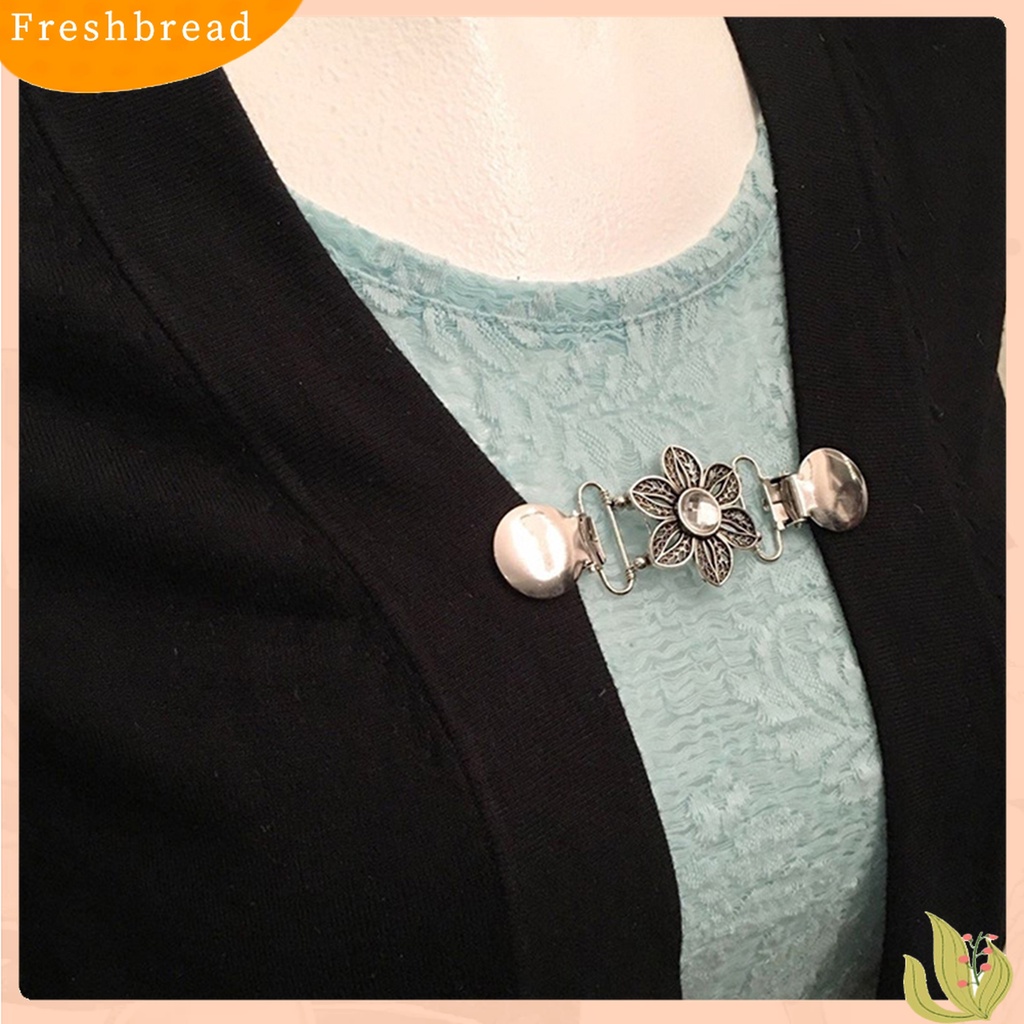 [ TERLARIS]Brooch Flower Pendant Hollow Design Clothes Decor Fashion Brooch Pin for Weeding