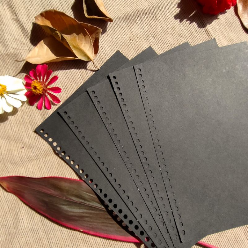 

LOOSE LEAF BLACK | Loose Leaf Hitam | A5 B5