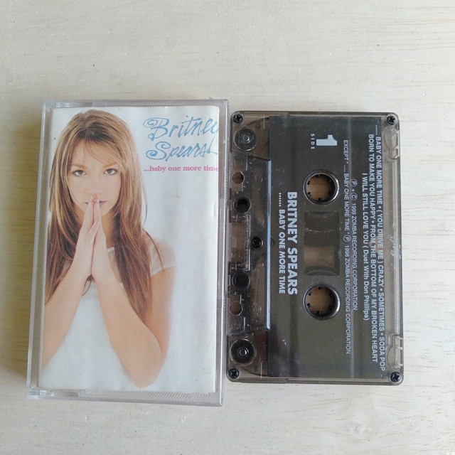 Kaset BRITNEY SPEARS Baby One More Time