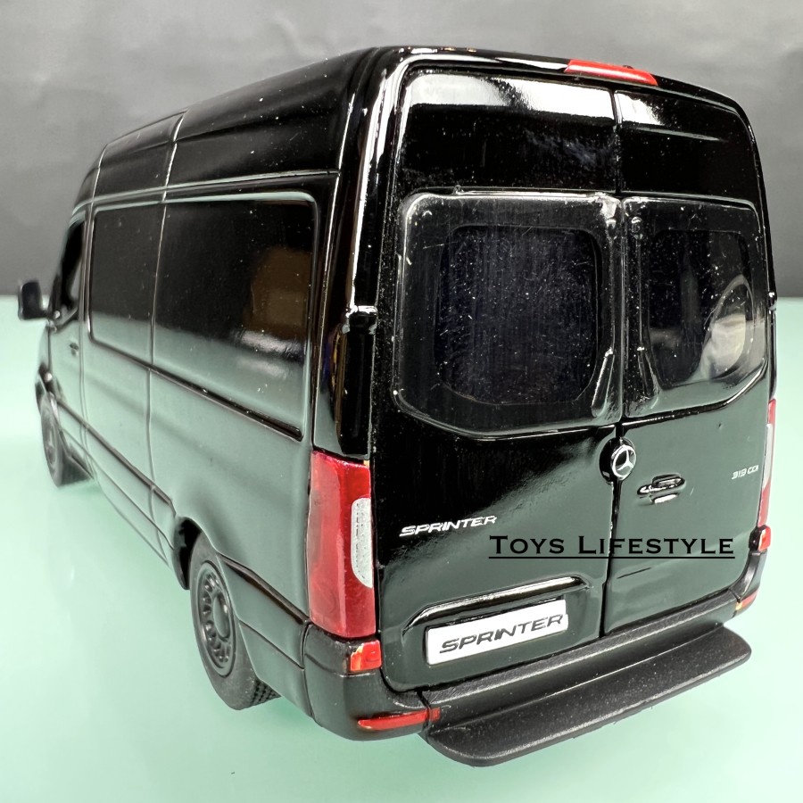 Mobil Kinsmart Diecast - Mercedes Benz Sprinter Skala 1:48