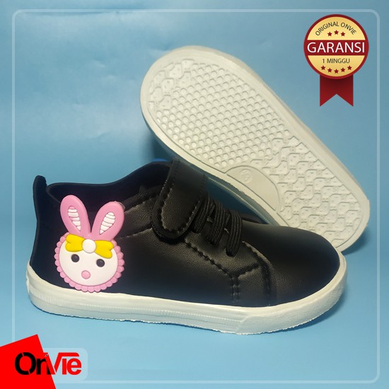 Sepatu Sneakers Anak Perempuan Hitam Putih Kelinci Renda Pita | Sepatu Kids Onvie