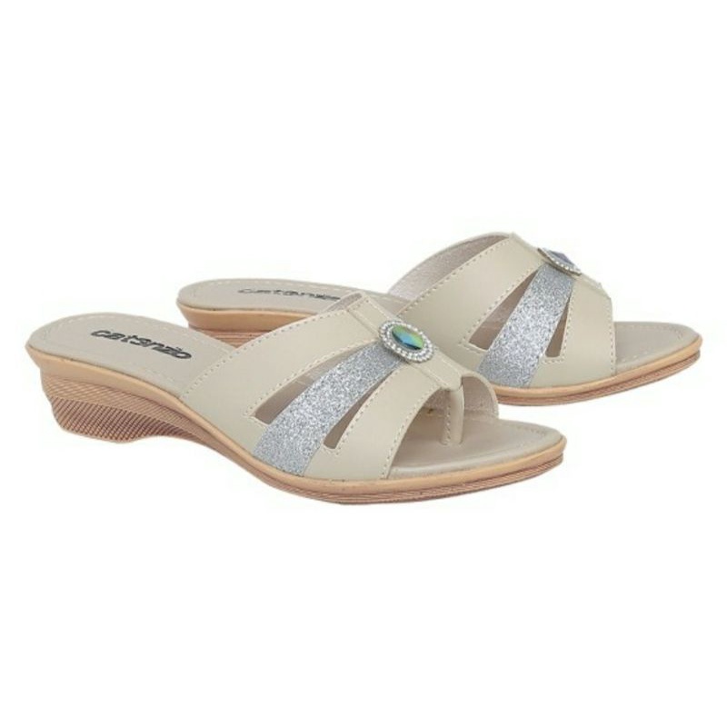 Sendal Wedges Wanita CZ-1 / Slop Ibu Ibu Ngaji Belanja Mall / Sandal Murah Krem, 37