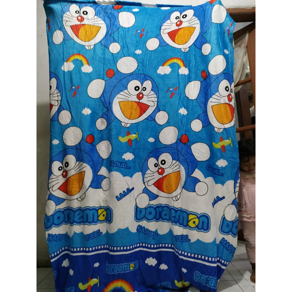 Selimut Karakter motif anak laki-laki dan perempuan