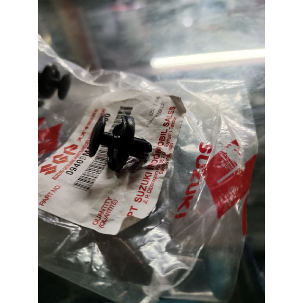 kancing liner fender Suzuki Ertiga