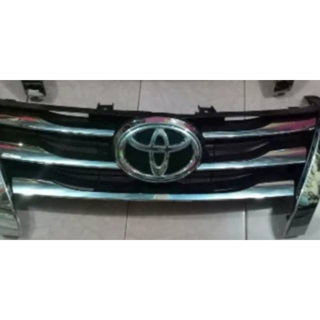 BASE GRILL FORTUNER VRZ