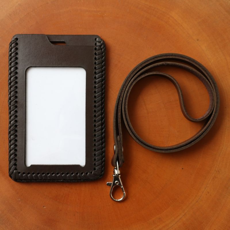 

NAME TAG HOLDER ID CARD KULIT ASLI | WARNA DARK BROWN