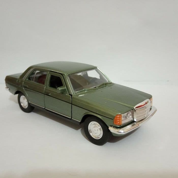 Diecast Mercedes-Benz W123 miniatur mobil klasik mainan bahan besi