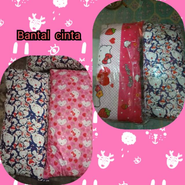 Bantal cinta karakter