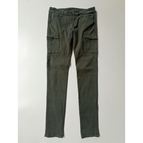 Uniqlo green olive cargo pants / celana cargo uniqlo / celana cargo second