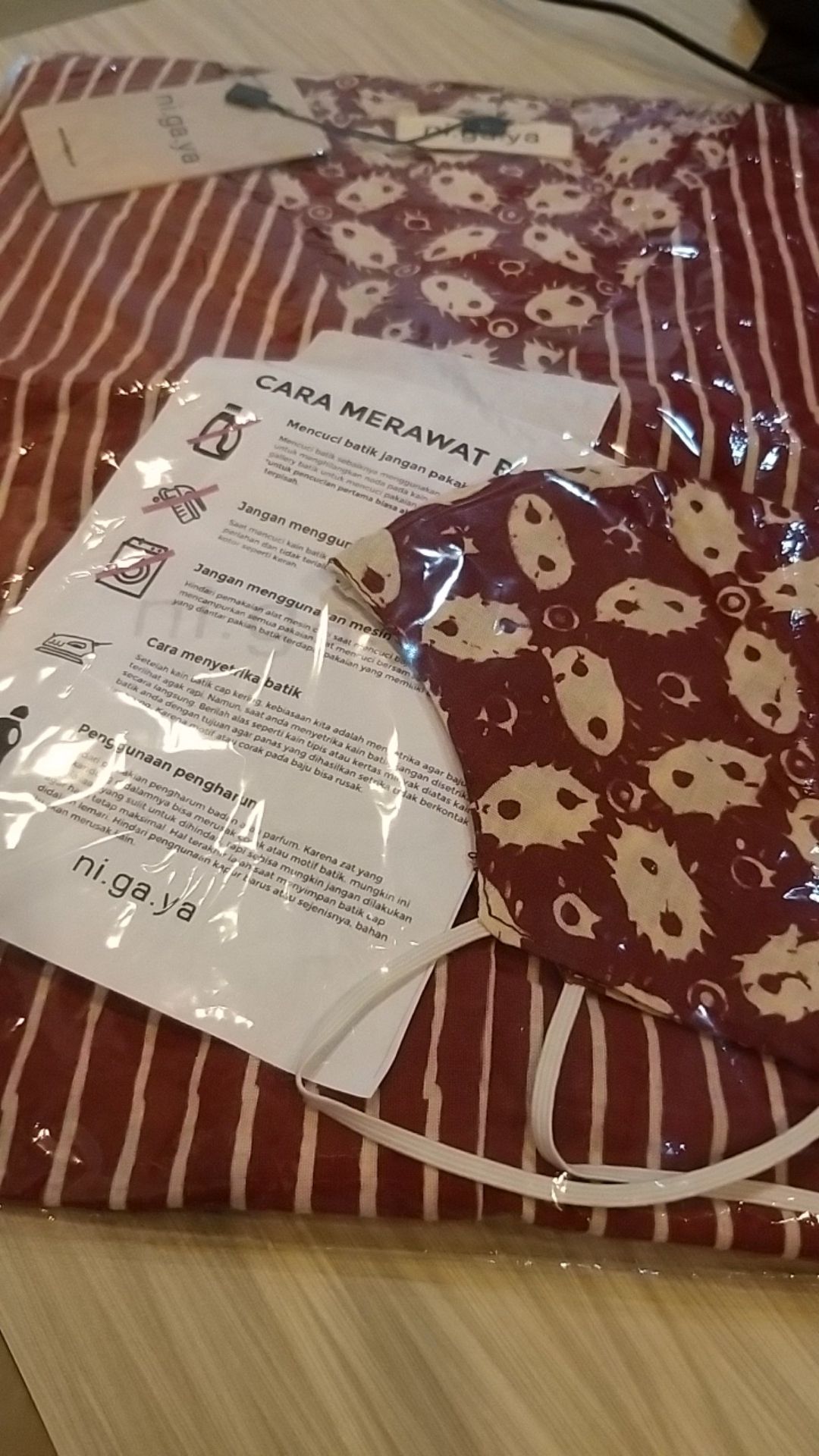 Bessy Top | Nigaya Batik | Blus Batik Wanita | Batik Wanita Lengan Pendek | Baju Batik Wanita Kerja