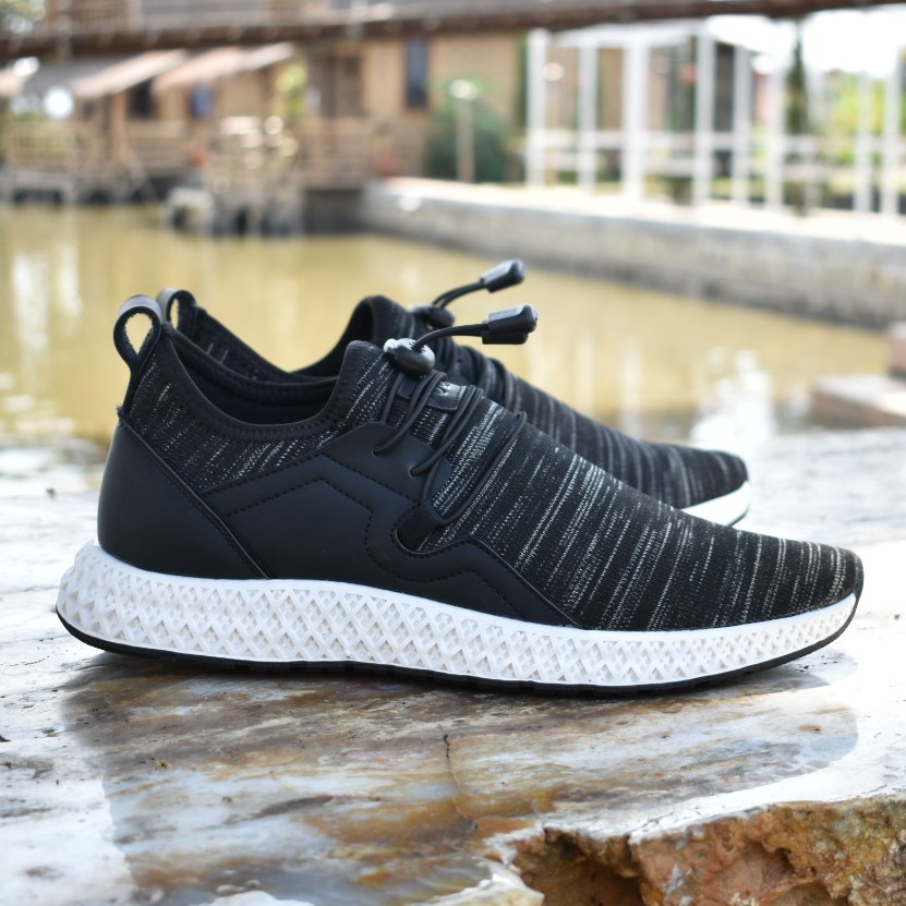 Stride Black | Sepatu Sneakers Lari Knit Knitted Premium Rajut Original Ori Footwear | FORIND Volve