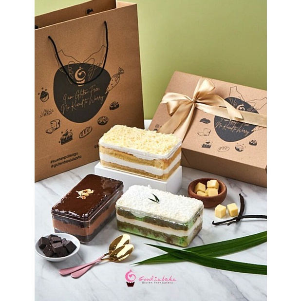 

SPARKLING DESSERTS HAMPERS