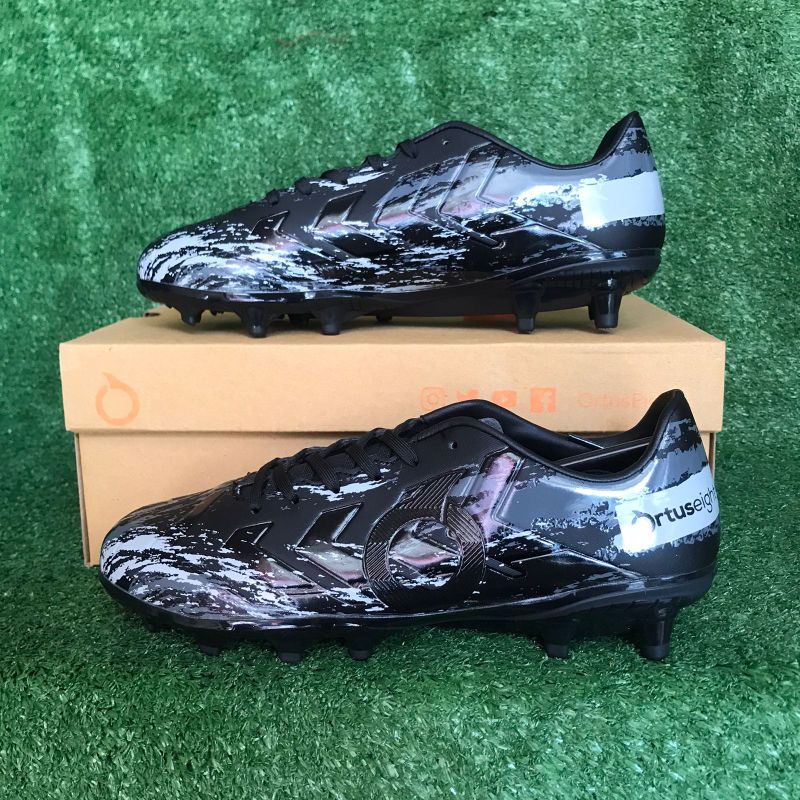 DISKON Sepatu Bola Ortuseight Inferno FG - 2 Warna-Black/Carbon