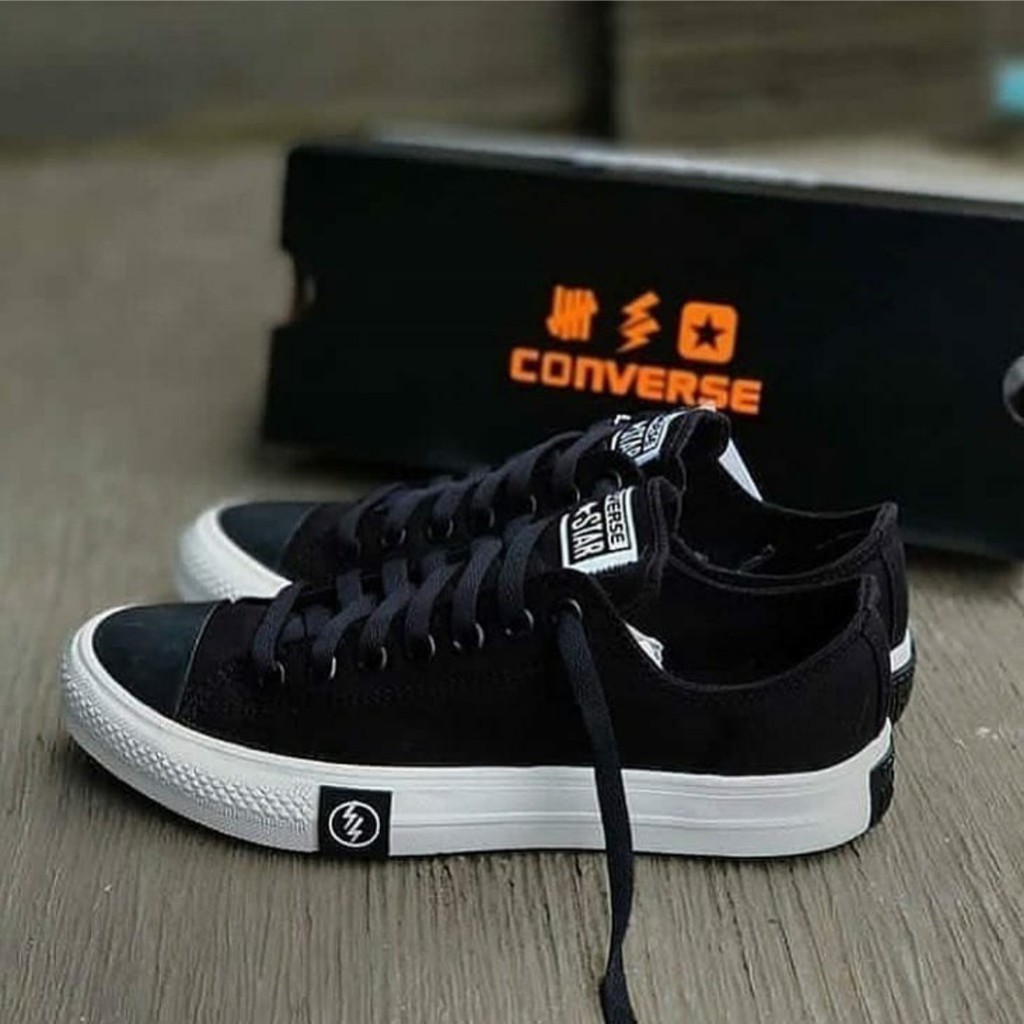sepatu sneakers allstar convers017 Petir SEPATU  CONVERSE ALLSTAR Chuck Taylor X Undefeated low CT 2