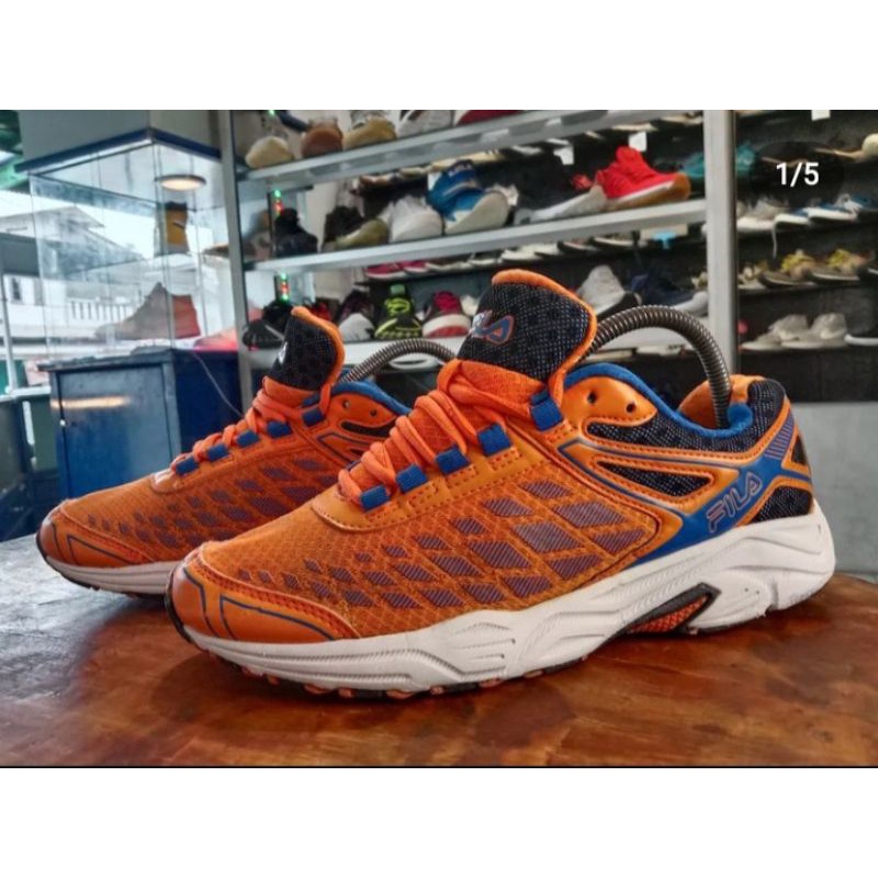 Sepatu Second Branded FILA Badminton