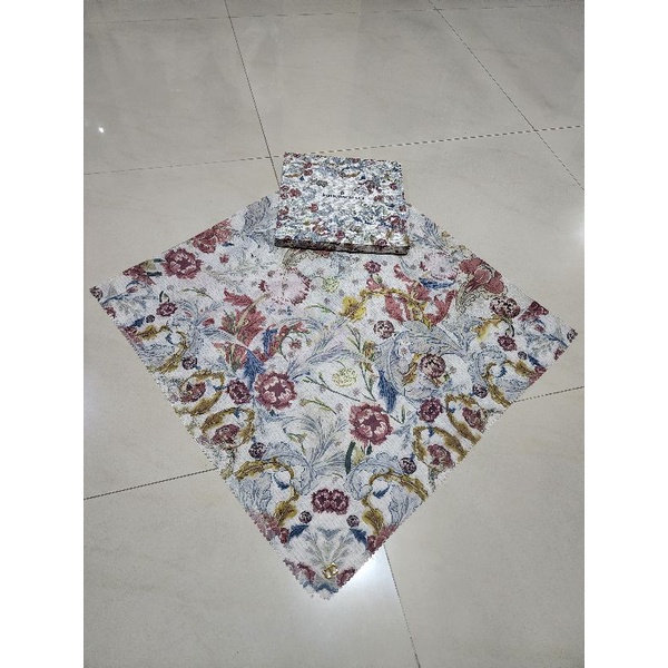 Buttonscarves The Royale - White