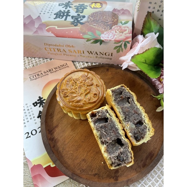 

Mooncake Citra Sari Wangi - Kacang hijau dan kacang merah - 1Box 2pcs