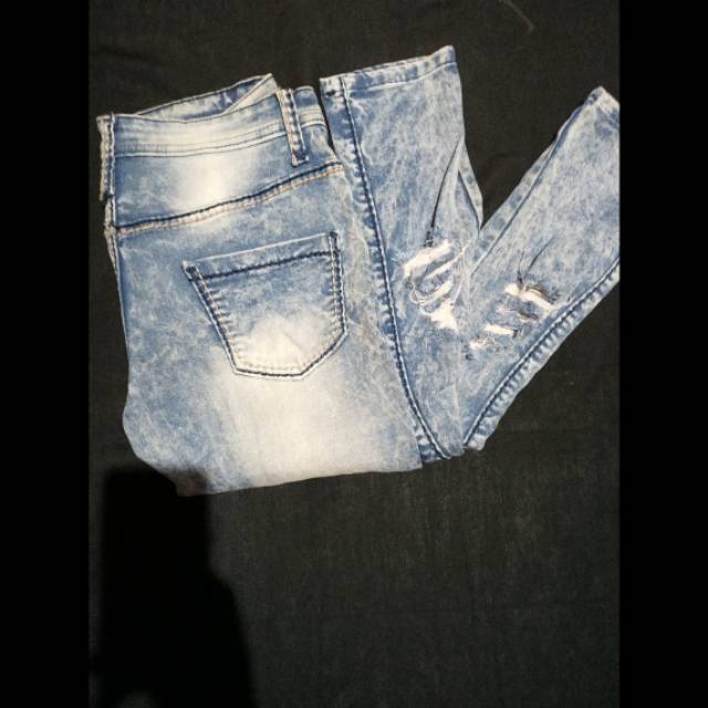 Preloved ripped jeans