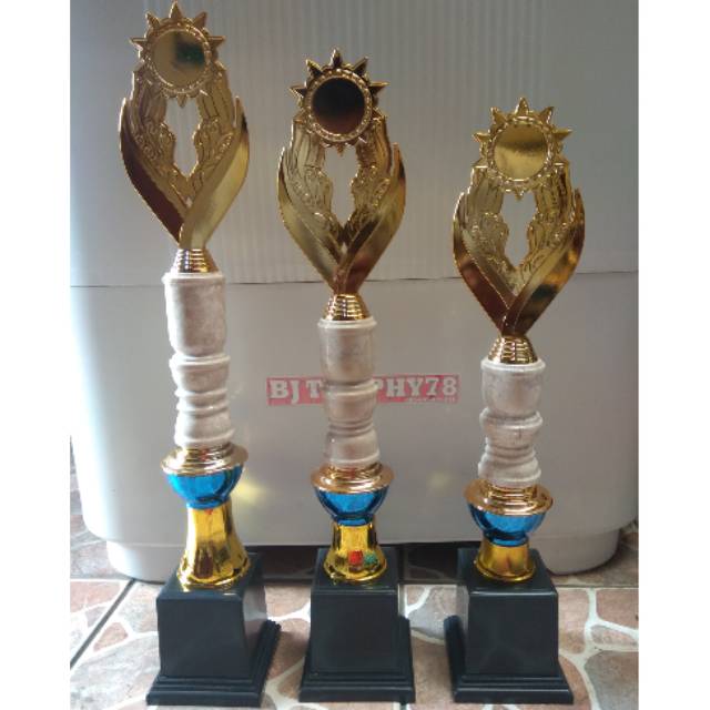 Piala Trophy Marmer Satu Set