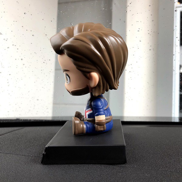 NEW AVENGERS Boneka Figure Miniatur Pajangan Mobil Stand CAPTAIN AMERICA Goyang Kepala Shacking Head