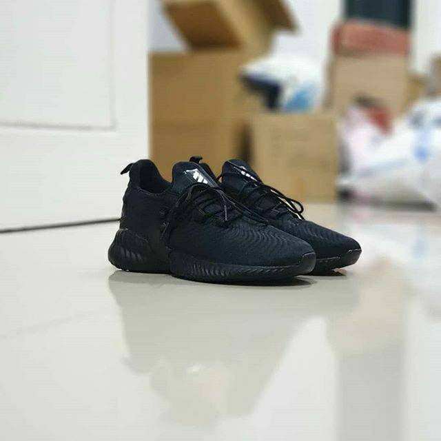 SEPATU SNEAKERS PRIA ADIDAS ALPHABOUNCE INSTINCT