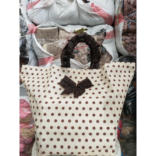 Tas hajatan Renda Polkadot aneka warna uk.22x22cm tingi 30cm