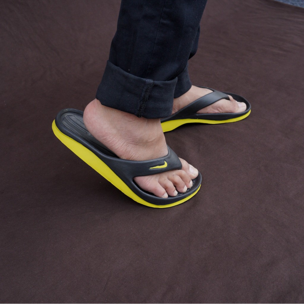 SIAP KIRIM - Sandal Karet Jepit Kasual Santai Pria Nike Duramo Hitam List Kuning Sendal Murah