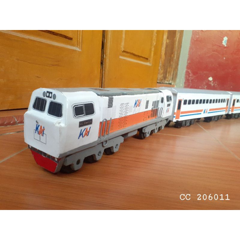 Jual Promo Handmade Miniatur Lokomotif Kereta Api Indonesia Cc 206