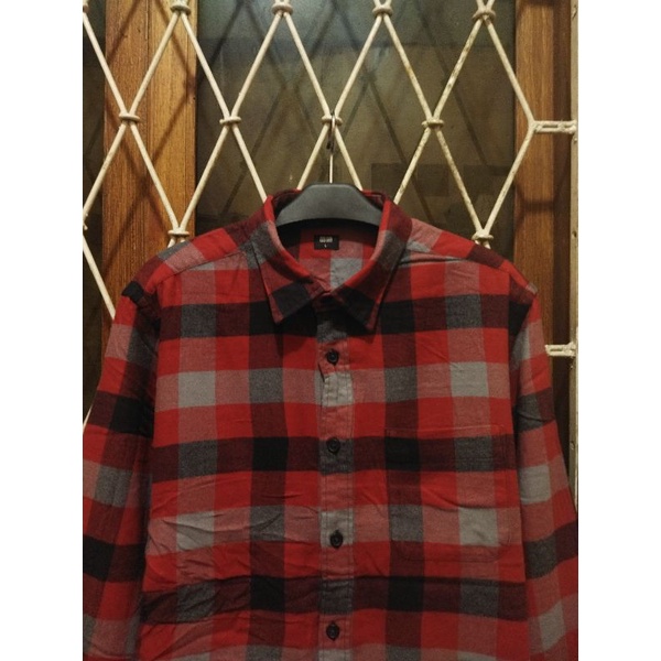 kemeja soft flannel uniqlo second original L kemeja kasual pria murah terlaris