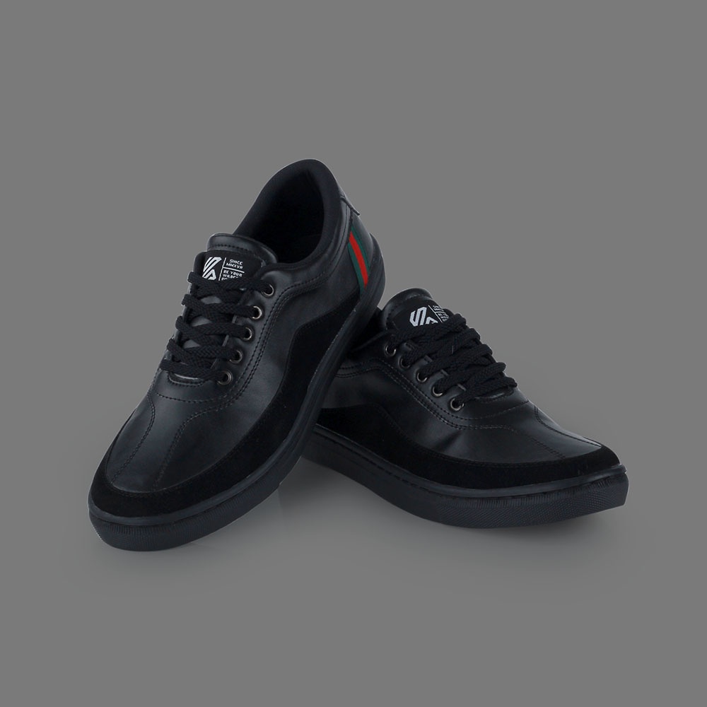 Sepatu Sneakers Pria Hitam Sepatu Pria Casual Original 700