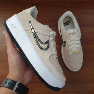 nike air force sage low khaki