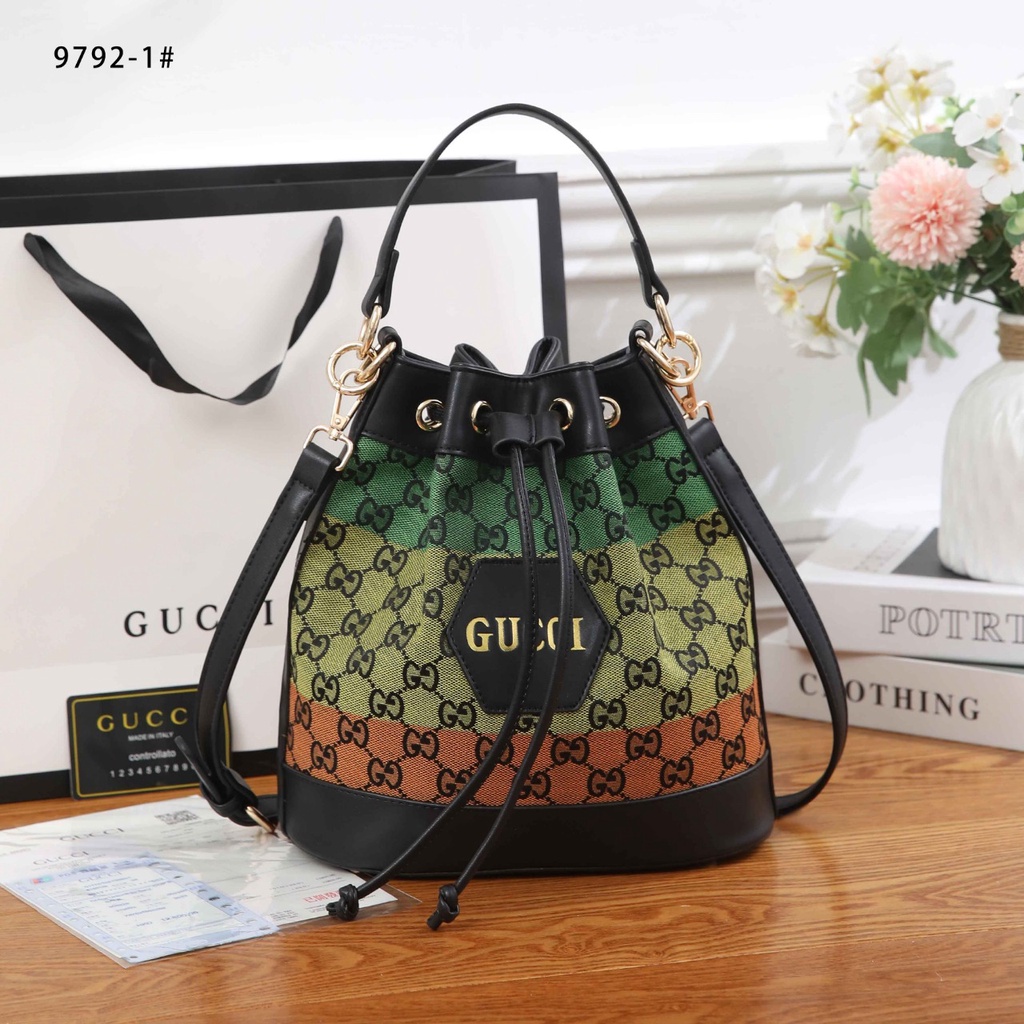 GC  GG Canvas Bucket Bag 9792-1