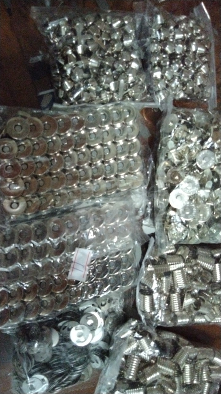 Spike Topong Ember 10mm / Kaki Tas Datar 1cm Nikel / 120pcs