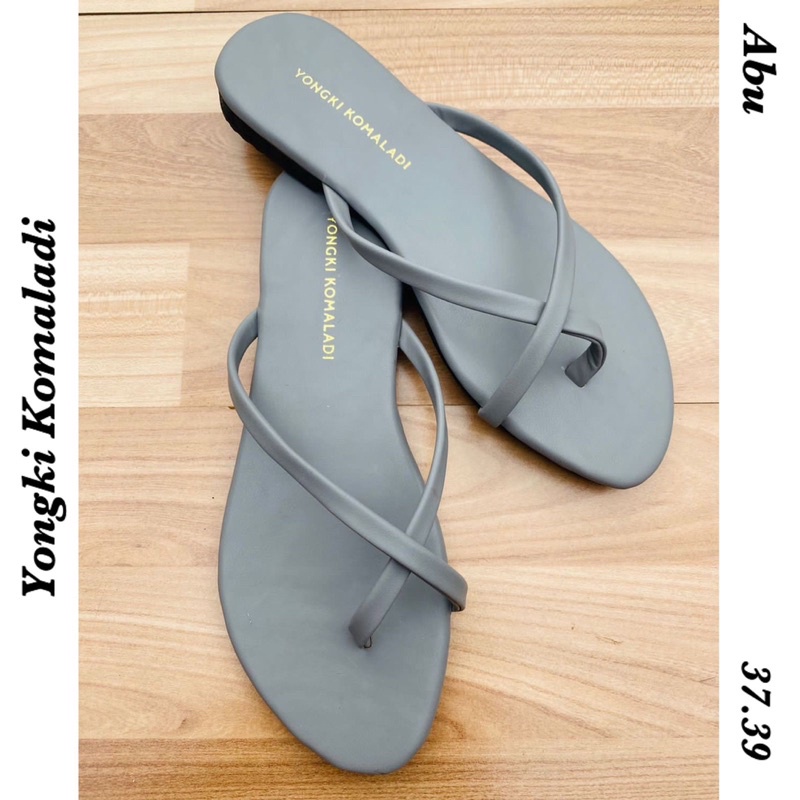 sandal simple wanita