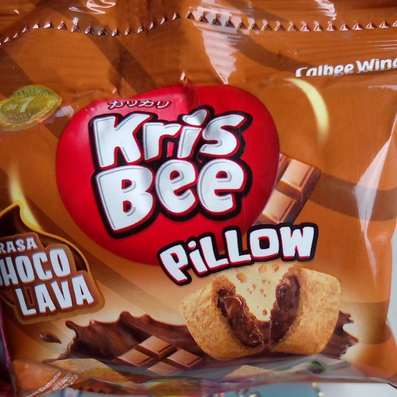 Kris Bee Pillow Snack Krisbee Pillows Renceng Isi 10 Bks X 6 gr Mix Varian Rasa Coklat Stroberi