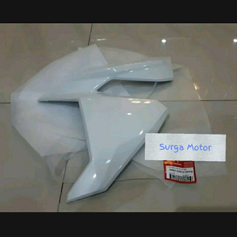Cover Panel Tebeng tameng sayap KIRI Vario 125 150 LED PUTIH    64601-K59-A10PFW