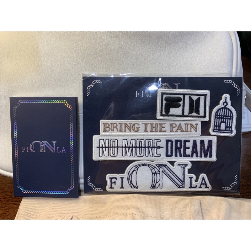 FILA X BTS photocard day/night, wappen