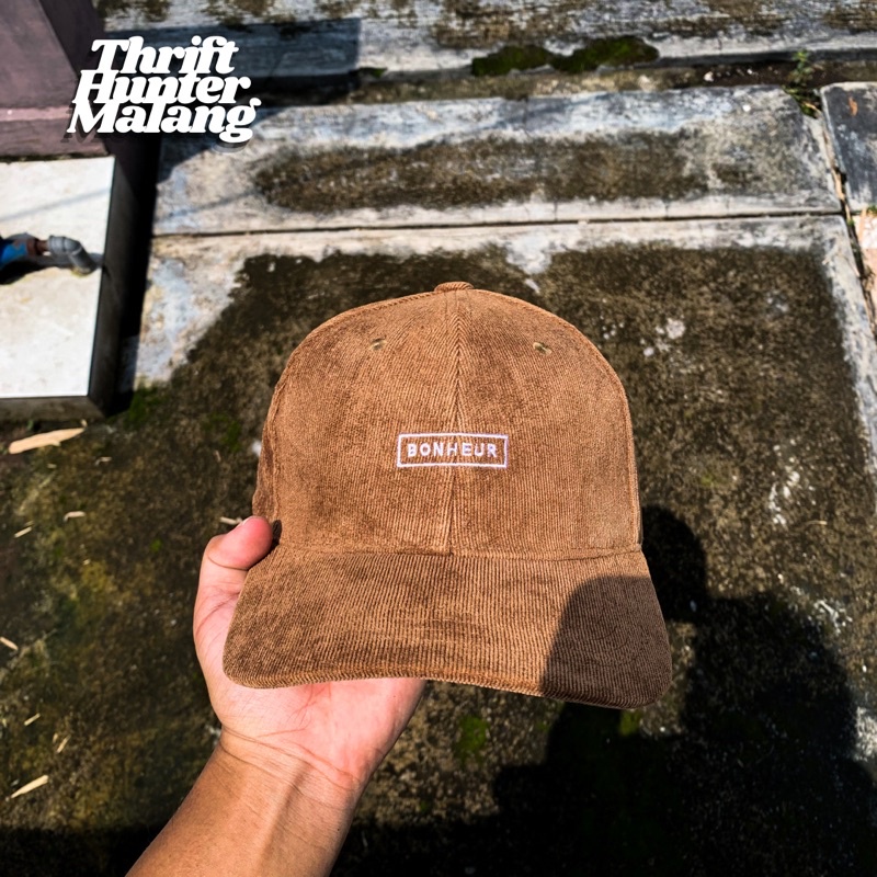 TOPI 6 PANEL SIMPLE CAP BONHOURMATERIAL CORDUROY