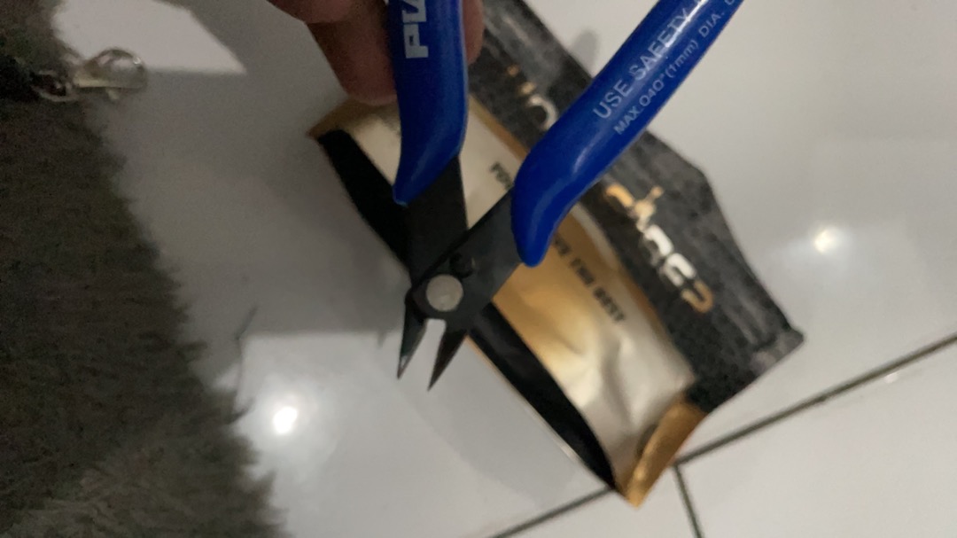 Plato Tang Potong Kawat