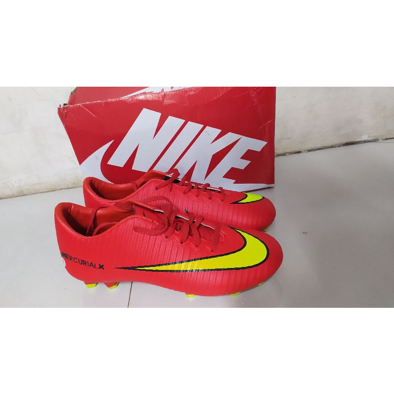 sepatu bola Nike mercurial original
