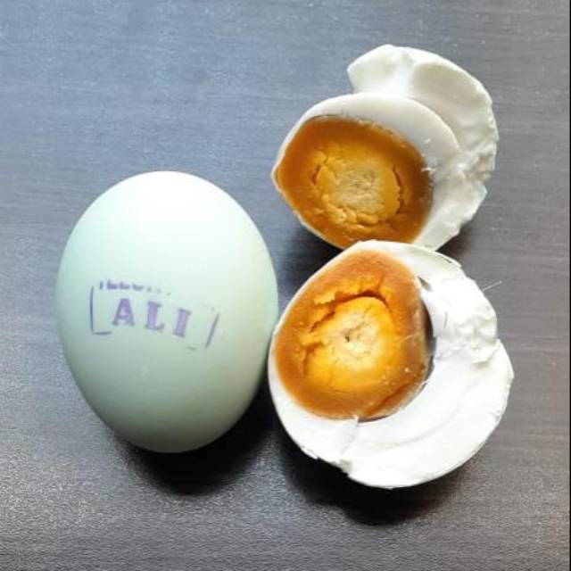 

Telor Asin Masir enak dan berminyak / Asli proses alami