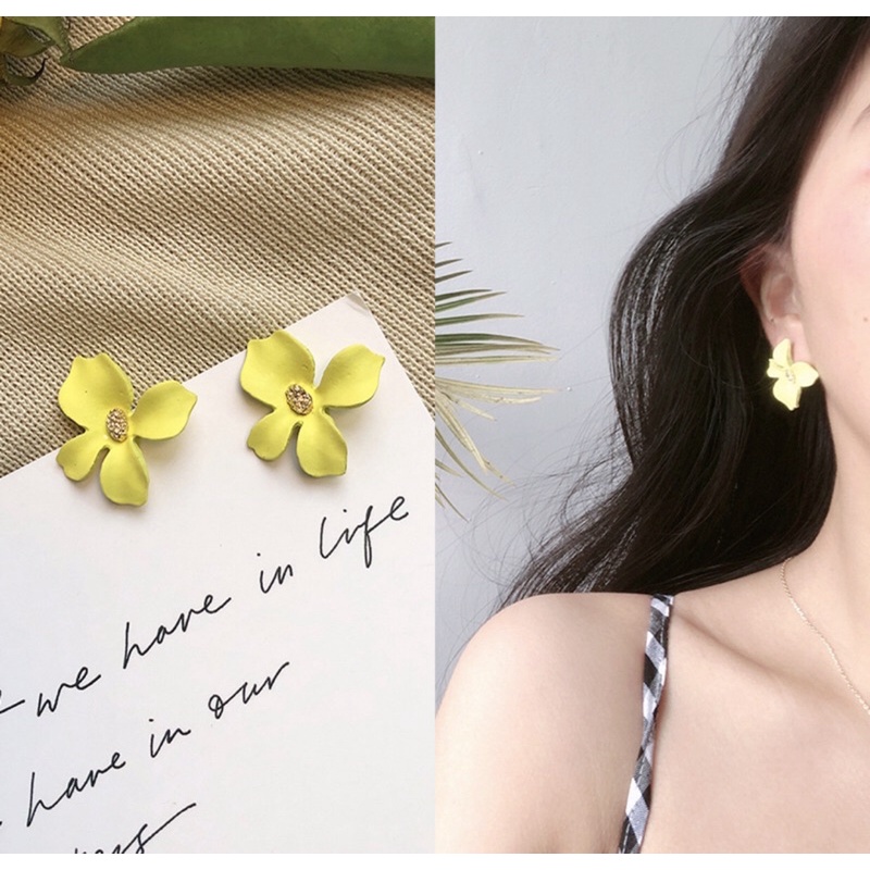 Anting Wanita Tusuk Gaya Korea Motif Kelopak Bunga Lucu Flower Petal Earrings-5
