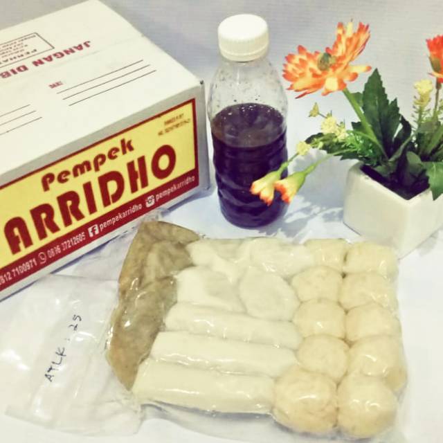 

Paket Pempek Campur 25 pcs Rp50 ribu