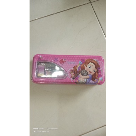 

Tempat Pensil Kaleng