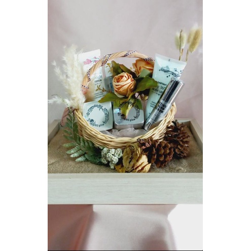 Sewa Box Seserahan atau Hantaran